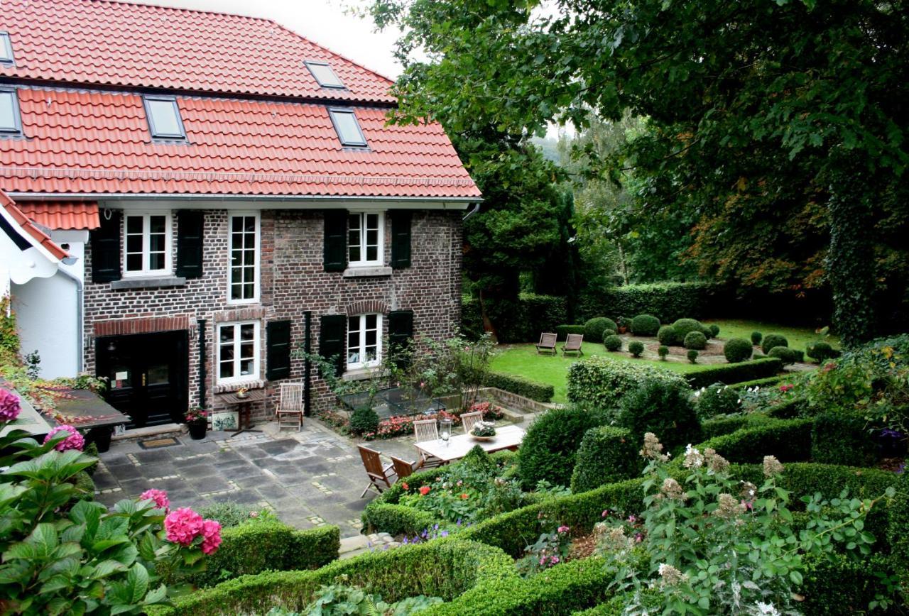 Landhaus In Idyllischer, Ruhiger Lage Und Flughafennaehe Ратинген Экстерьер фото
